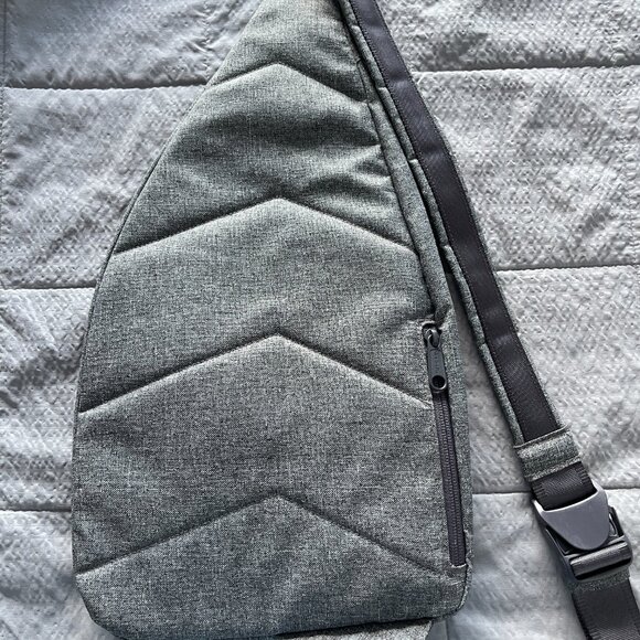 Vera Bradley Grey slingback backpack - Picture 2 of 7